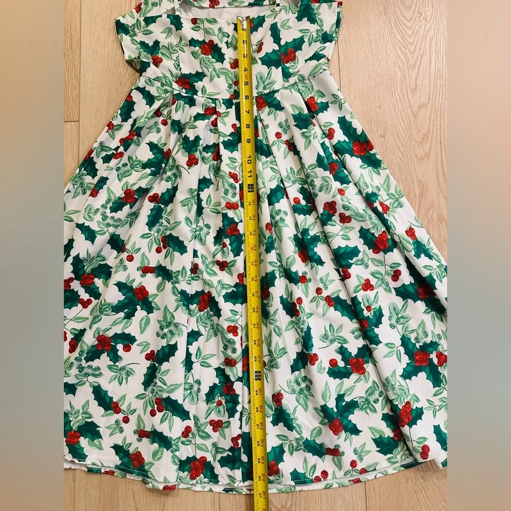 😍🎄 NWT Retro 60’s Holly Dress 👗👌🏼💖🎄😍
Size S/M Amazing on! 🤩 Holiday SuperStar! - Picture 5 of 8